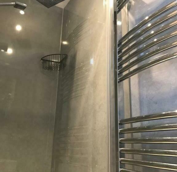 Номер Стандарт, The Grove