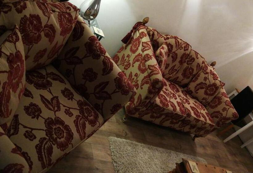 Апартаменты 1 Спальня Нижний Этаж, The Grove