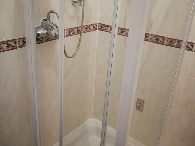 Номер Стандарт, The Grove