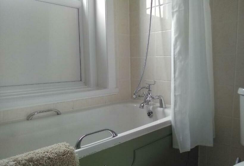 חדר סטנדרט, The Iverna