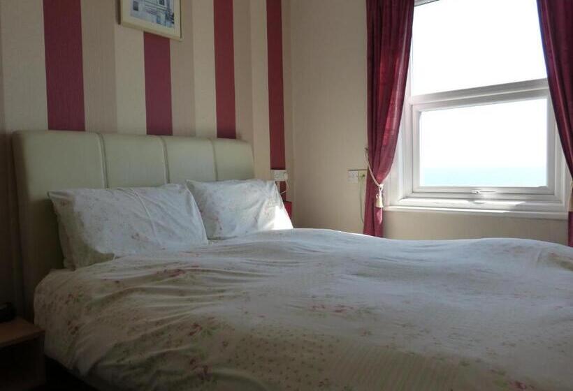 חדר סטנדרט, The Iverna