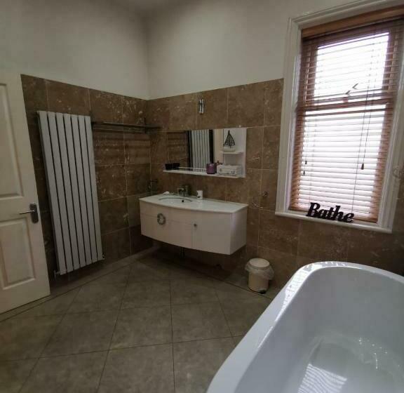 スイート, Vale House