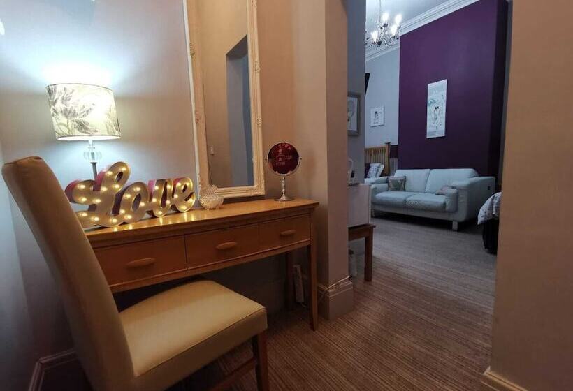 スタンダードルーム, Vale House