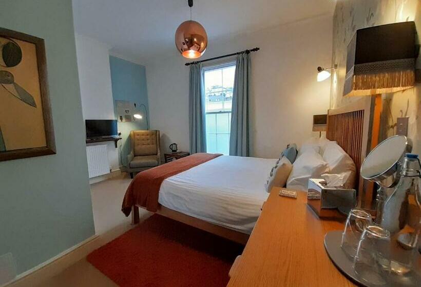 Quarto Comfort, Browns