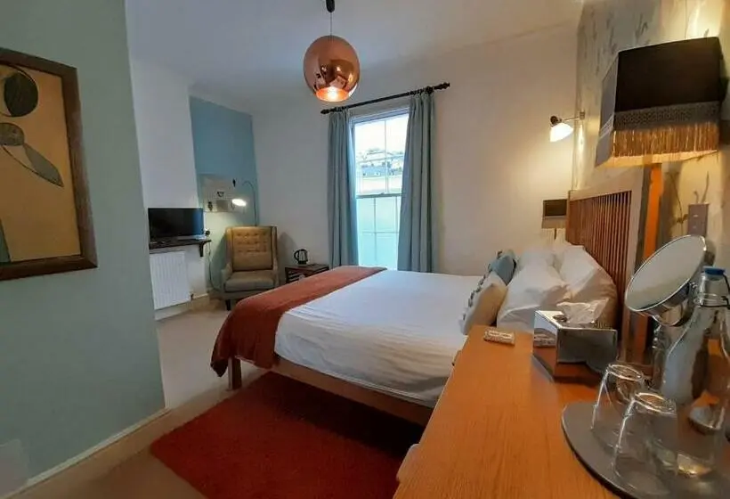 Quarto Comfort, Browns