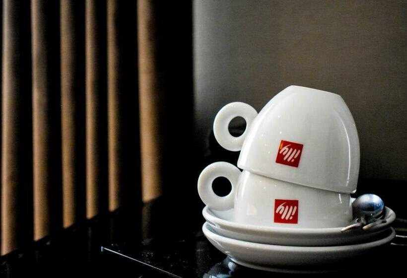 スタンダードルーム, Dalziel Park