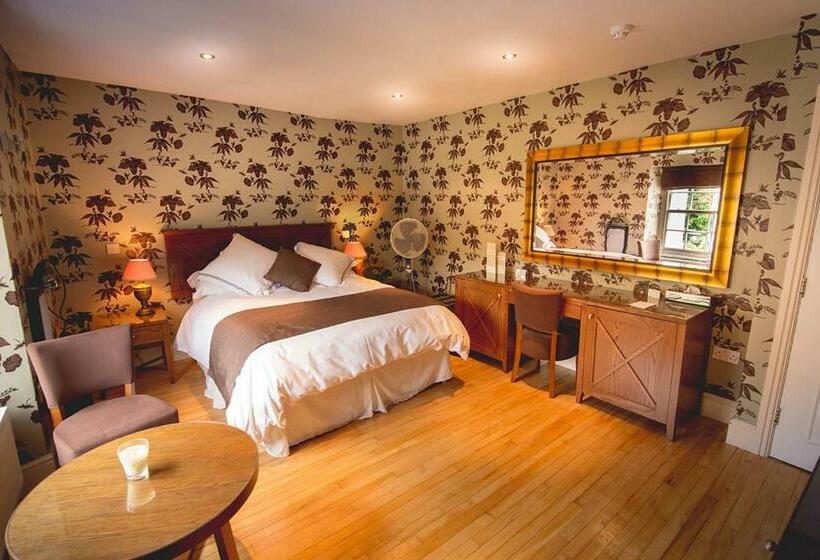 غرفة سوبيريور, Hickman Hill