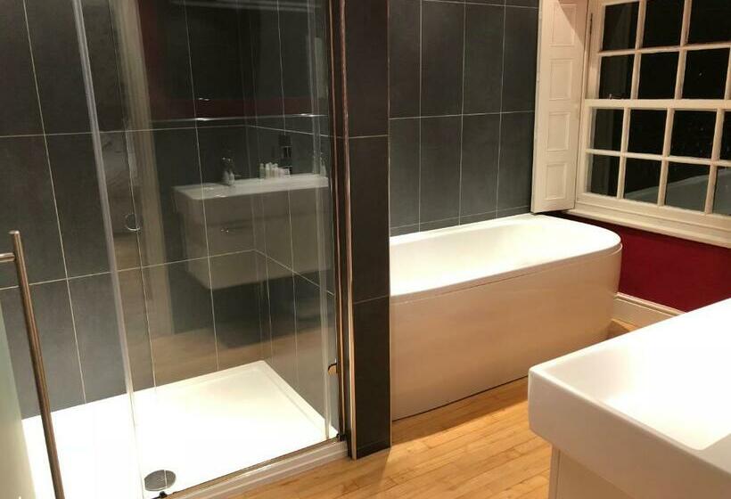 غرفة سوبيريور, Hickman Hill