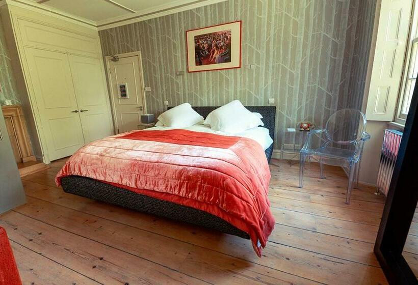 غرفة سوبيريور, Hickman Hill