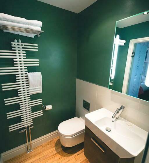 غرفة سوبيريور, Hickman Hill