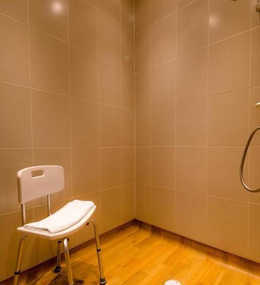 غرفة سوبيريور, Hickman Hill