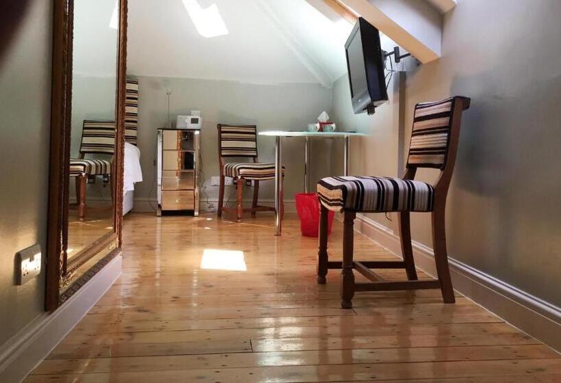 غرفة سوبيريور, Hickman Hill