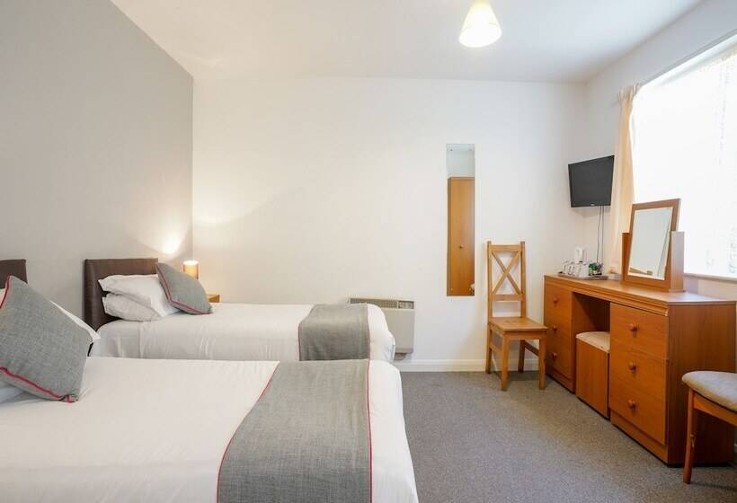 Quarto Quádruplo Deluxe, OYO Shanklin Beach