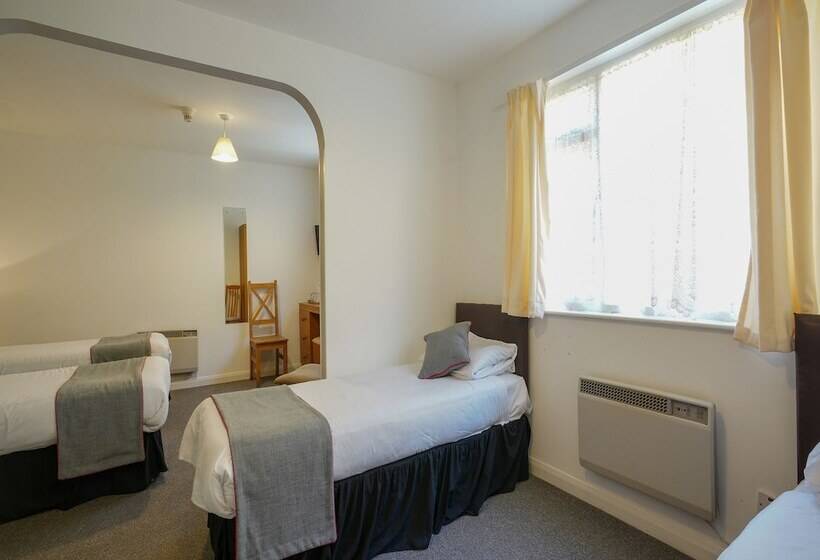 Quarto Quádruplo Deluxe, OYO Shanklin Beach