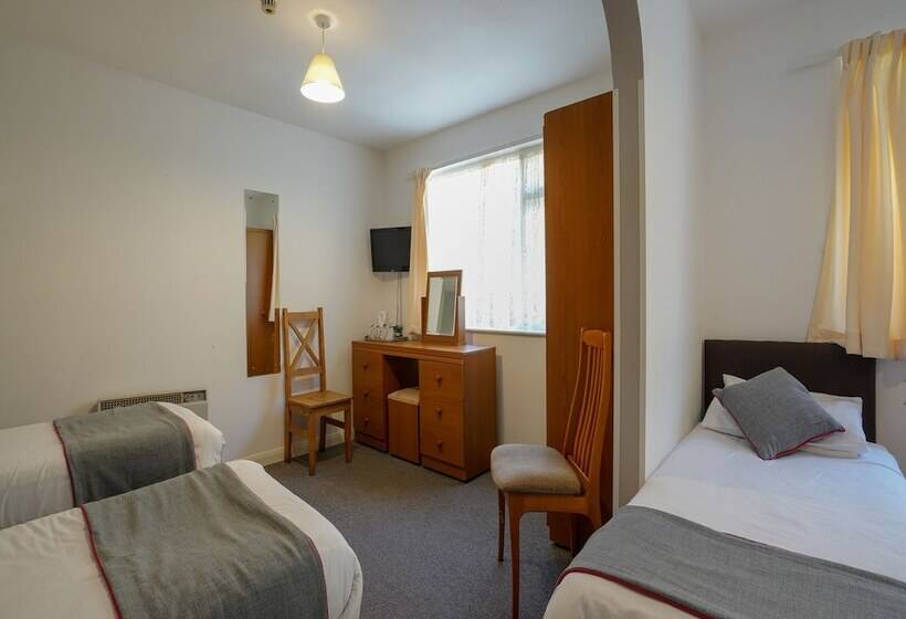 Quarto Quádruplo Deluxe, OYO Shanklin Beach