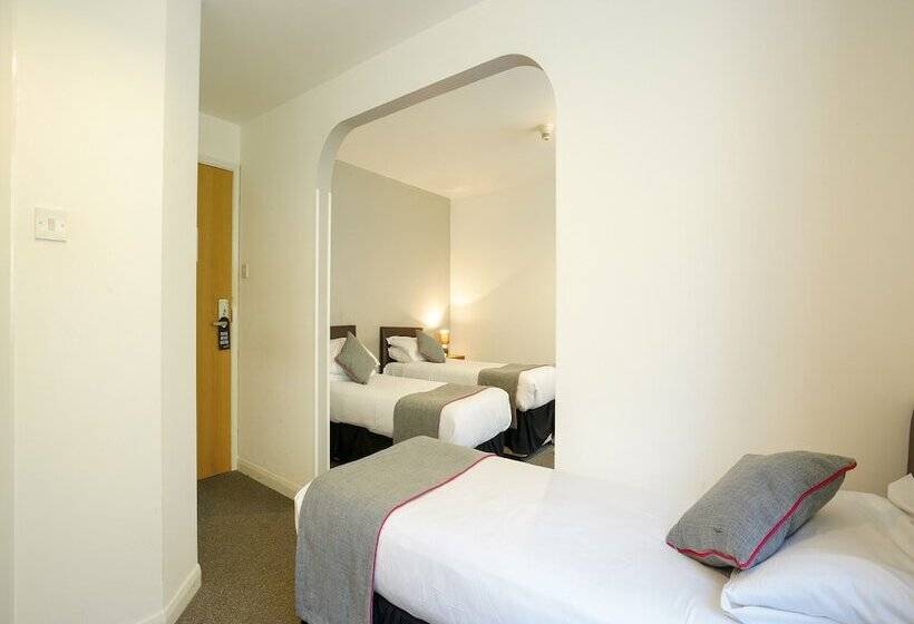 Quarto Quádruplo Deluxe, OYO Shanklin Beach