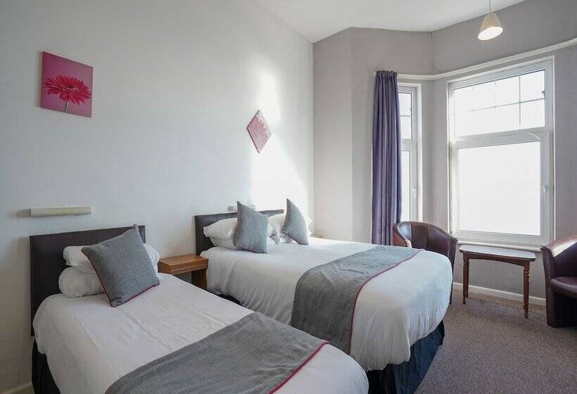 Quarto familiar vista mar, OYO Shanklin Beach