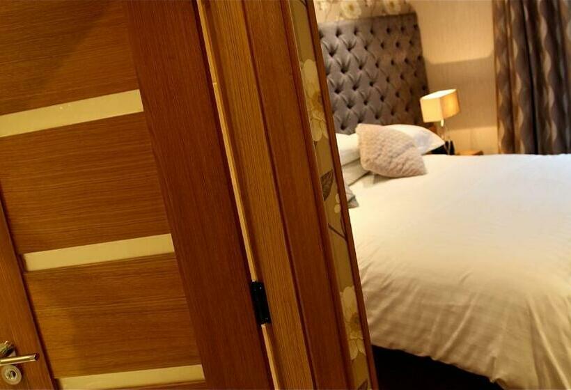 Семейный Номер, The Royal