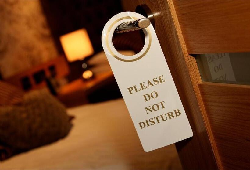 Семейный Номер, The Royal