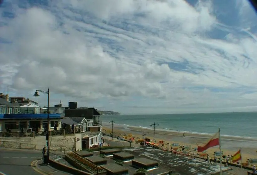 Perhehuone, Royal Pier