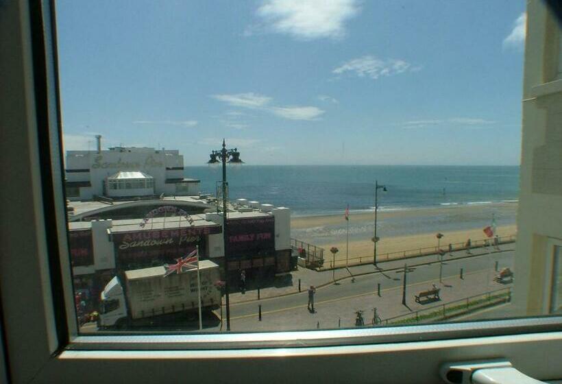 Camera Familiare, Royal Pier