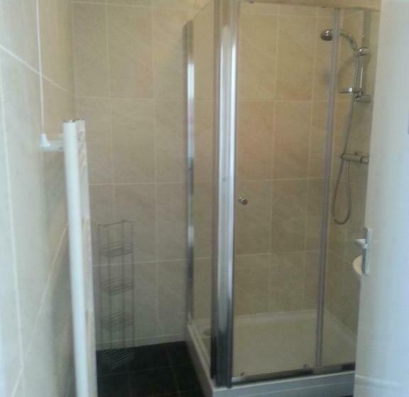 غرفة عائلية, Royal Pier