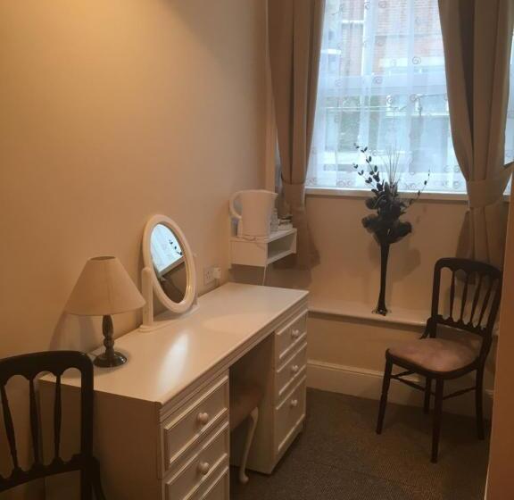 غرفة قياسية, Royal Pier