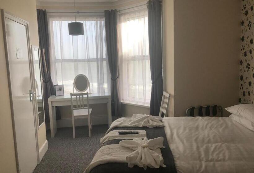 غرفة قياسية مطلّة علي البحر, Royal Pier