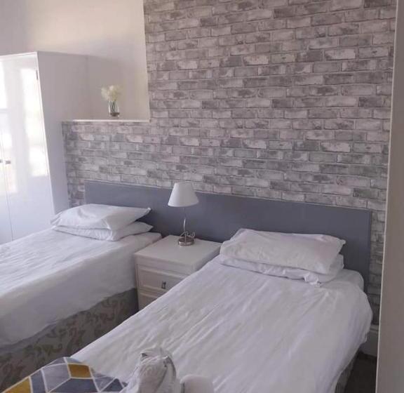 غرفة قياسية مطلّة علي البحر, Royal Pier