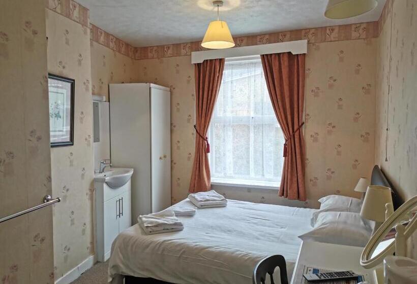 غرفة أساسية, Royal Pier