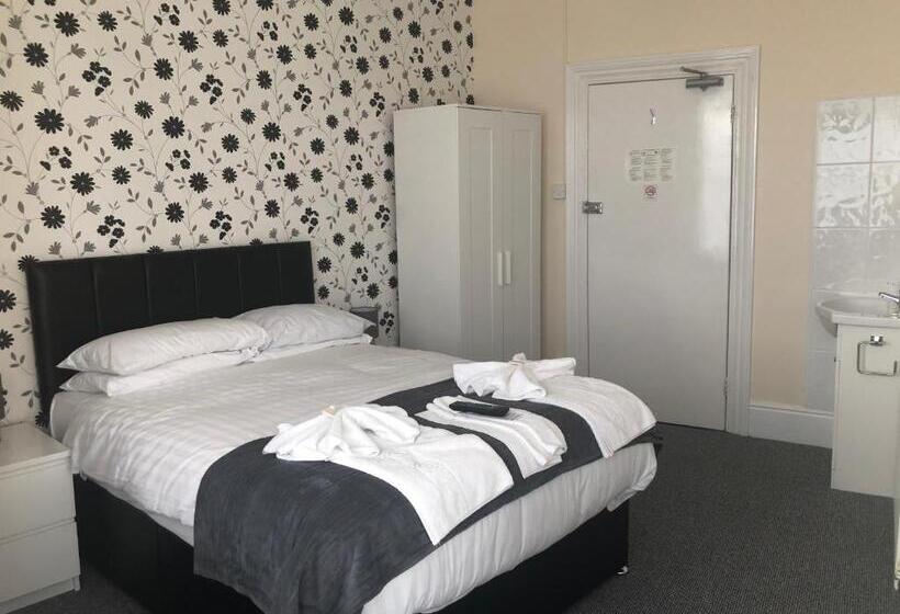 غرفة أساسية, Royal Pier