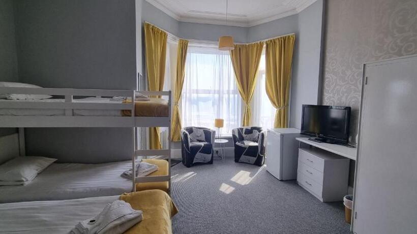 غرفة عائلية, Royal Pier