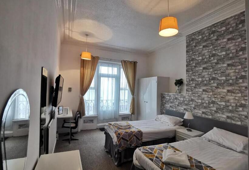 غرفة قياسية مزوَّدة بشُرفة, Royal Pier