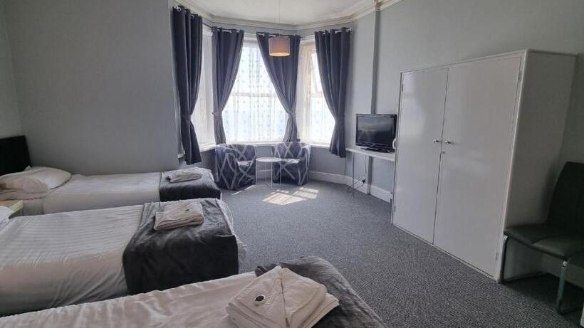 غرفة عائلية مطلّة علي البحر, Royal Pier