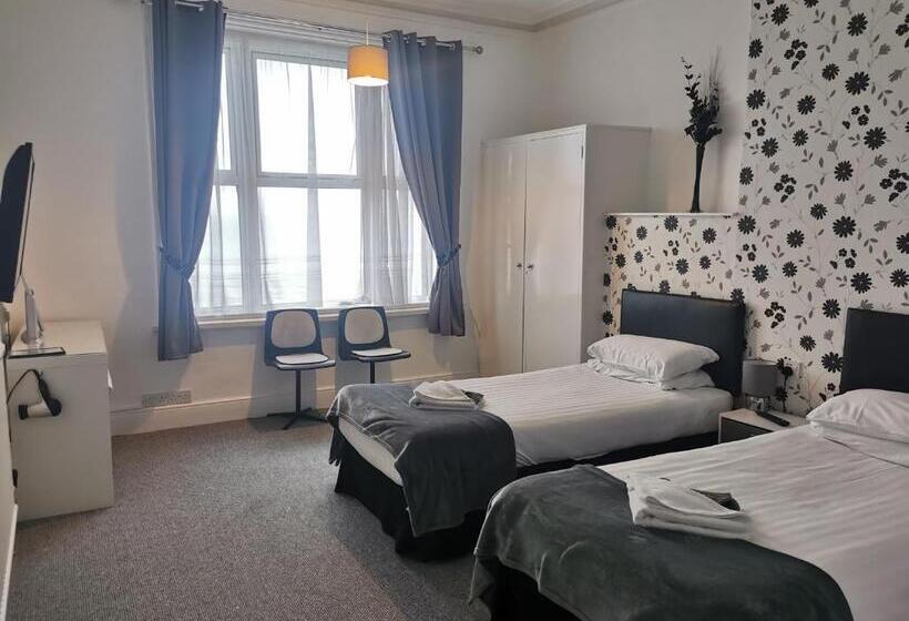 غرفة قياسية مطلّة علي البحر, Royal Pier