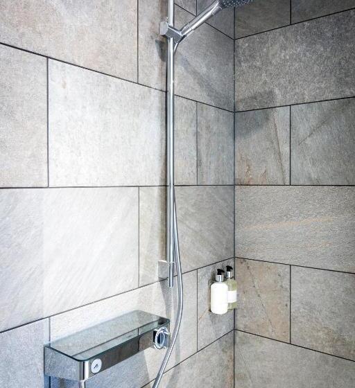 デラックススイート, The Borough Lancaster