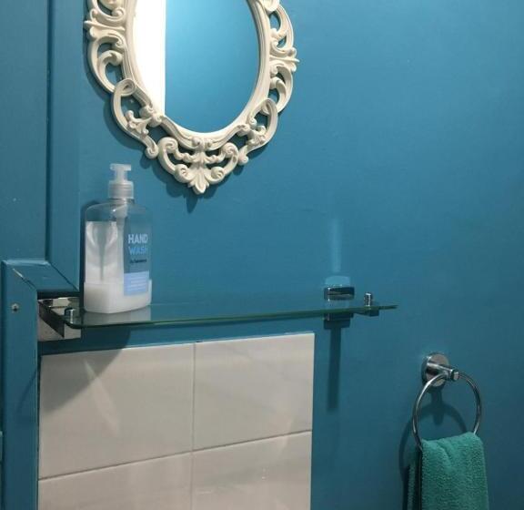 Pokój Basic Wspólna Łazienka, Portrush Holiday Hostel Guesthouse