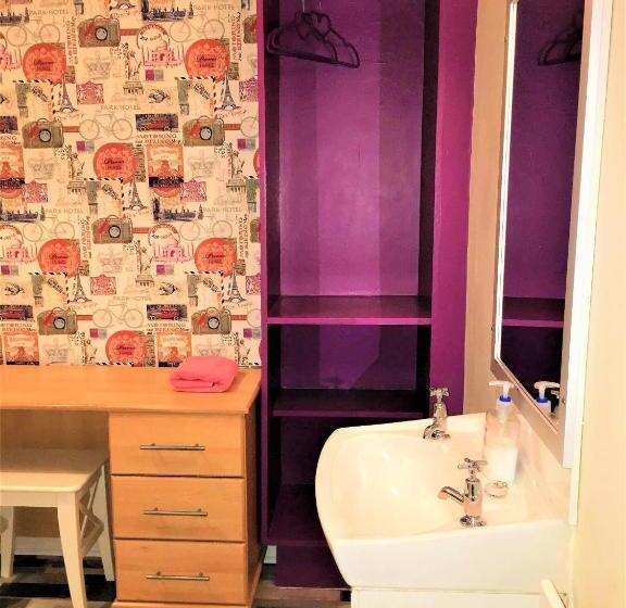 Pokój Basic Wspólna Łazienka, Portrush Holiday Hostel Guesthouse