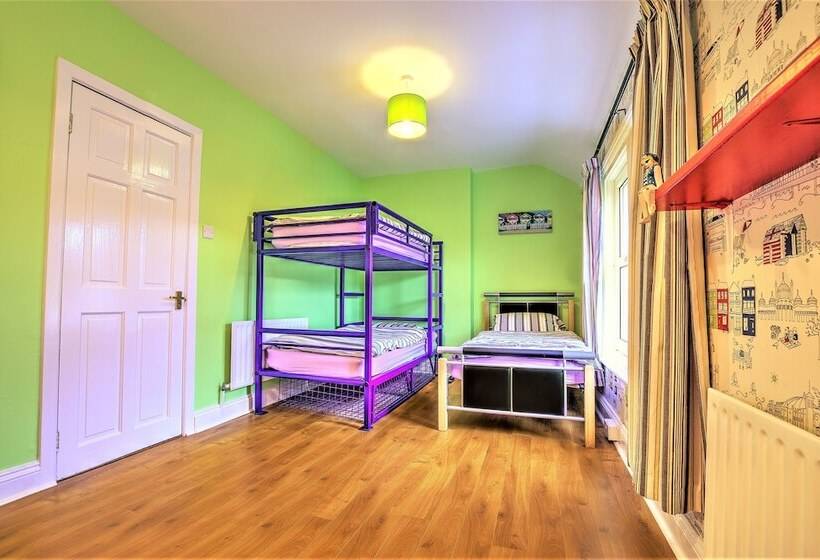 חדר סטנדרט לארבעה, Portrush Holiday Hostel Guesthouse