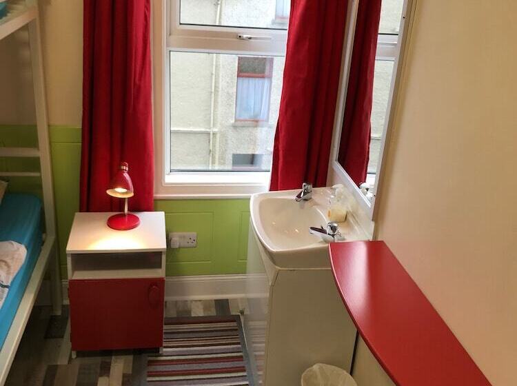 Pokój Standard Wspólna Łazienka, Portrush Holiday Hostel Guesthouse