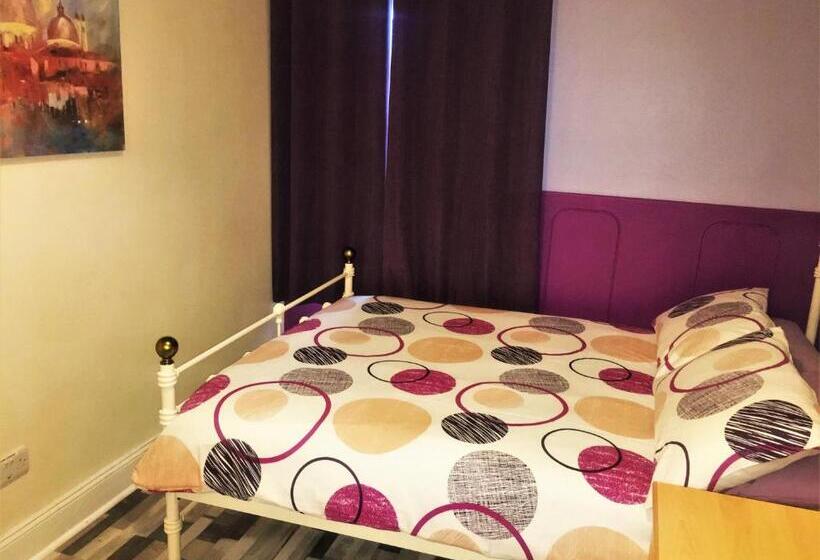 Pokój Basic Wspólna Łazienka, Portrush Holiday Hostel Guesthouse