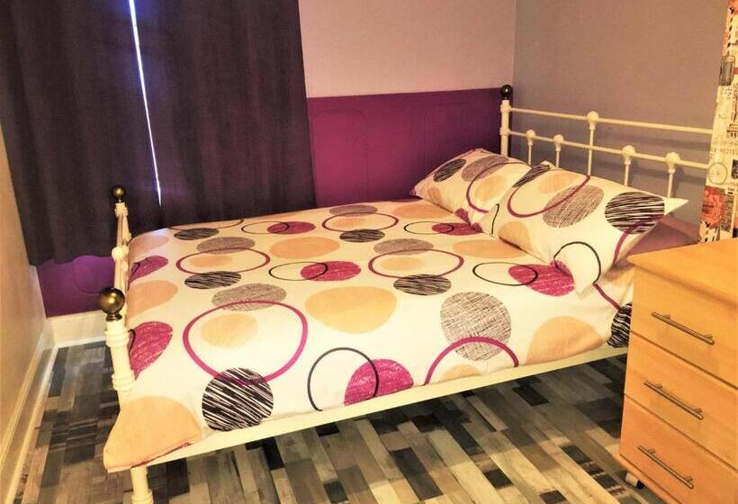 Pokój Basic Wspólna Łazienka, Portrush Holiday Hostel Guesthouse