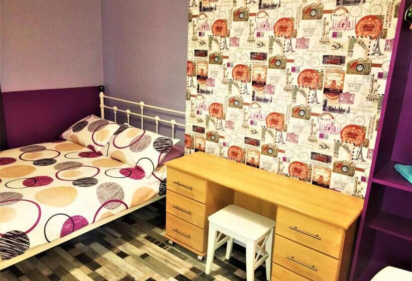 Pokój Basic Wspólna Łazienka, Portrush Holiday Hostel Guesthouse