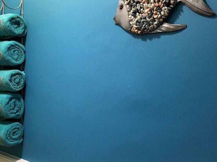 Pokój Czteroosobowy Standard, Portrush Holiday Hostel Guesthouse