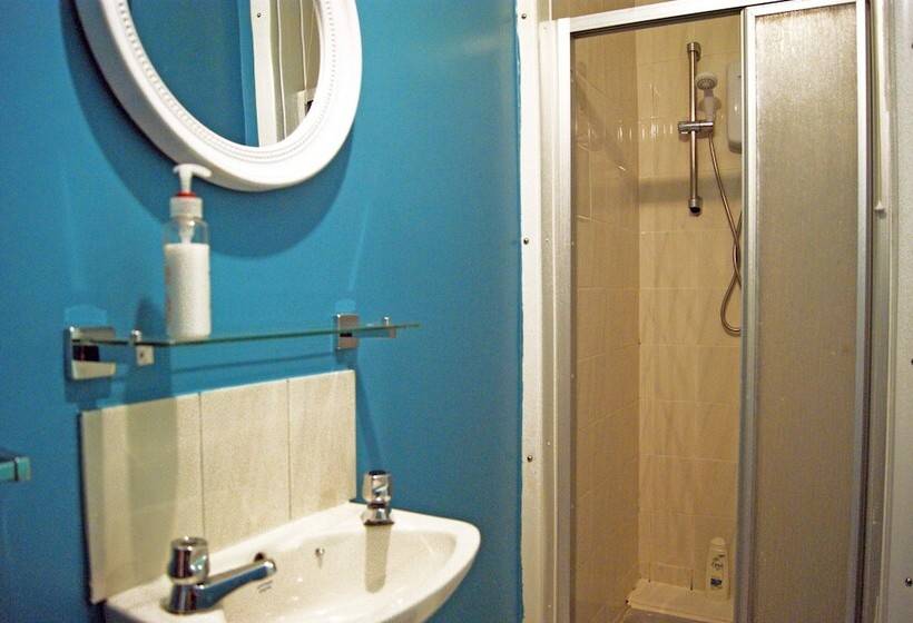 Pokój Standard Wspólna Łazienka, Portrush Holiday Hostel Guesthouse