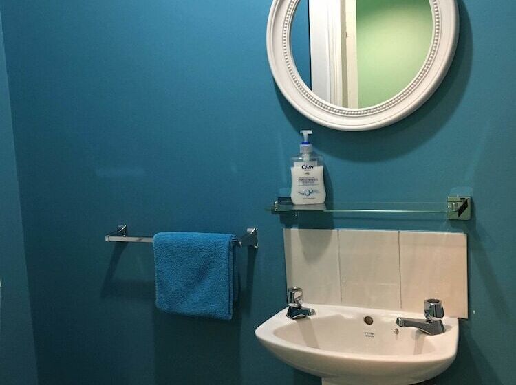 חדר סטנדרט חדר אמבטיה משותף, Portrush Holiday Hostel Guesthouse