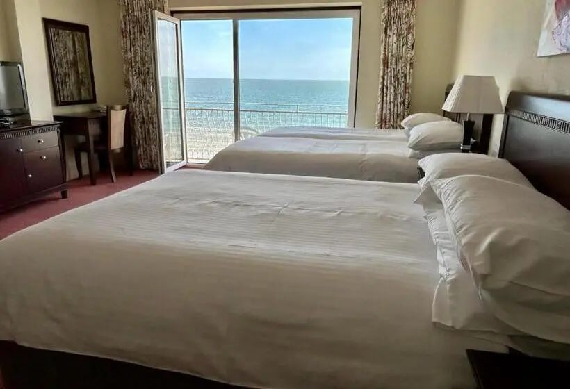 オーシャンビューファミリールーム, Sandringham Hotel   Seafront, Sandown   Free Car Ferry