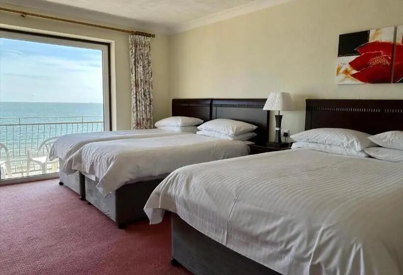 オーシャンビューファミリールーム, Sandringham Hotel   Seafront, Sandown   Free Car Ferry