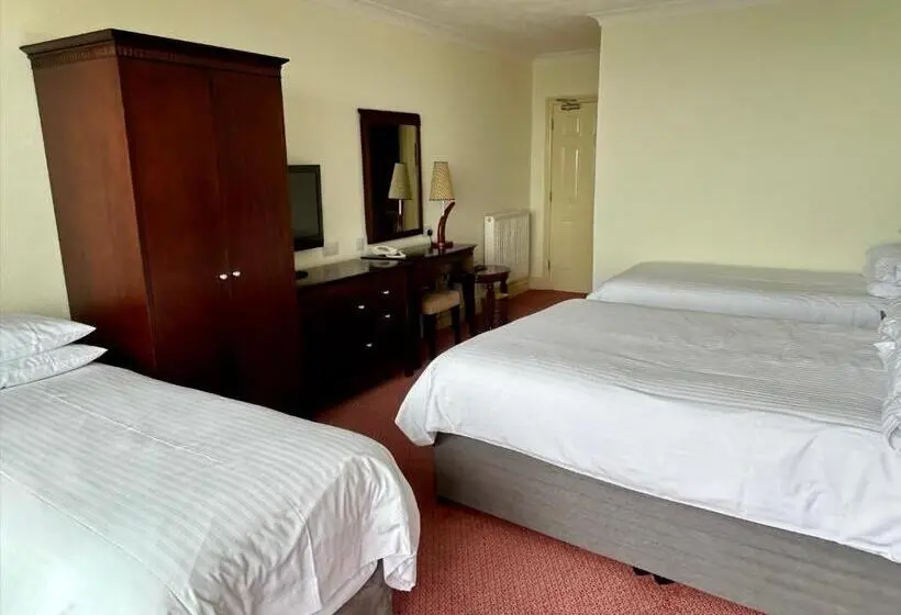 スーペリアファミリールーム, Sandringham Hotel   Seafront, Sandown   Free Car Ferry