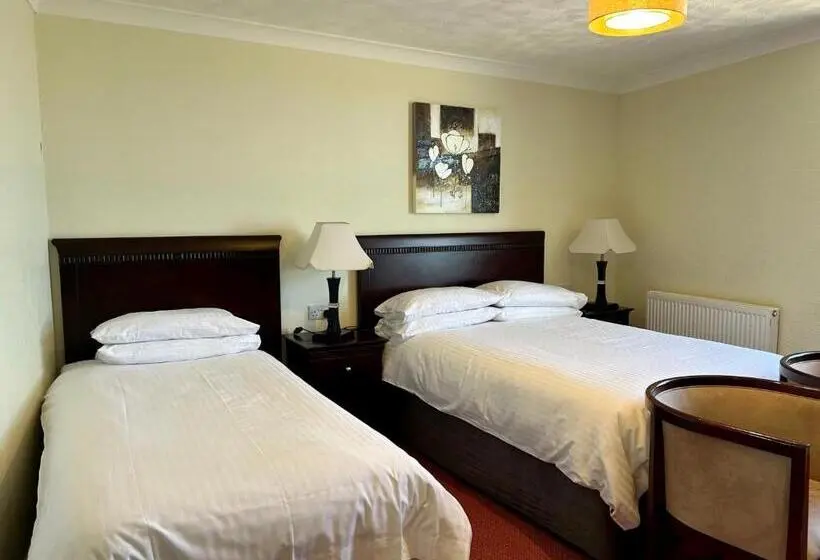 ダブルベッドのスタンダードシングルルーム, Sandringham Hotel   Seafront, Sandown   Free Car Ferry
